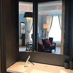 Couette-café Faubourg Saint Martin 4*