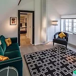 Couette-café Faubourg Saint Martin 4*