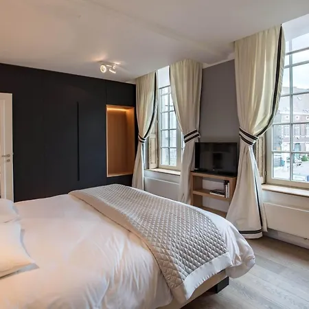 Faubourg Saint Martin Bed & Breakfast 3*