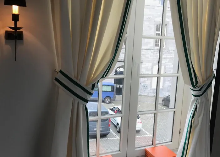 Faubourg Saint Martin Bed & Breakfast