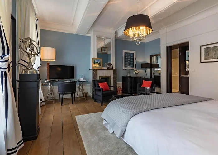 Faubourg Saint Martin Bed & Breakfast